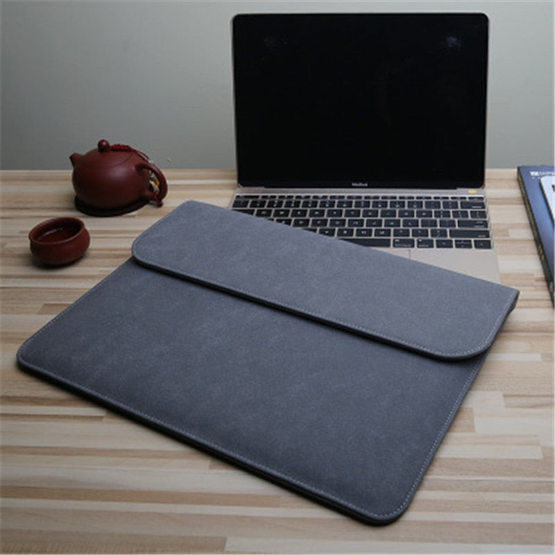 Matte Magnetic Buckle Laptop Sleeve Bag